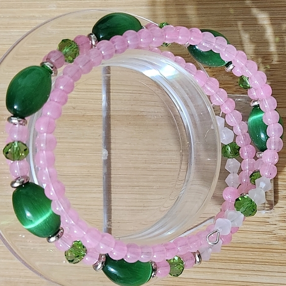 Hand Crafted Bracelet Memory Wire Coil Pink and Green Beaded Medium Size - Picture 2 of 7
